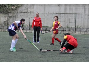 Sporculuk ve antrenörlük kariyerine hakemliği de ekledi
