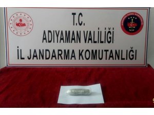 Şahısların üzerinden uyuşturucu çıktı