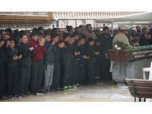 Denizli’de 11 yaşında ipte asılı cesedi bulunan çocuk defnedildi