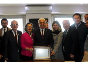 Başkan Osman Gürün mazbatasını aldı