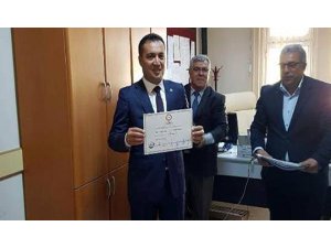 CHP’li başkan tekbirlerle göreve başladı