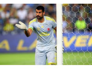 Muslera: 27 - Volkan & Harun: 38