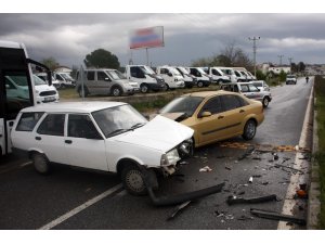 Antalya’da trafik kazası: 2 yaralı