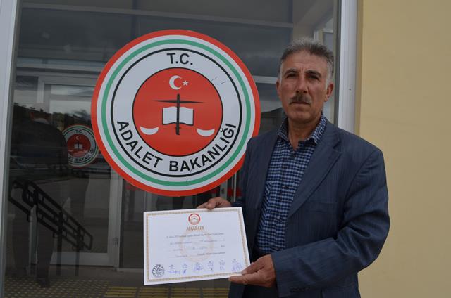 Oyların eşit çıktı kurayla yeniden muhtar oldu