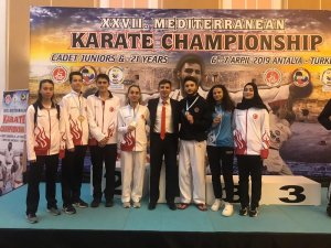 Kağıtsporlu karateciler, Antalya’da fırtına gibi esti