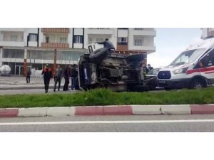 Siirt’te zırhlı polis aracı devrildi