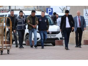 Cinayet zanlısı adliyede