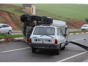 Siirt'te otomobille zırhlı polis aracı çarpıştı: 4 yaralı