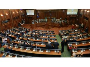 Kosova Meclisi, genç Kosovalıların Batı’ya göç sorununu değerlendirdi