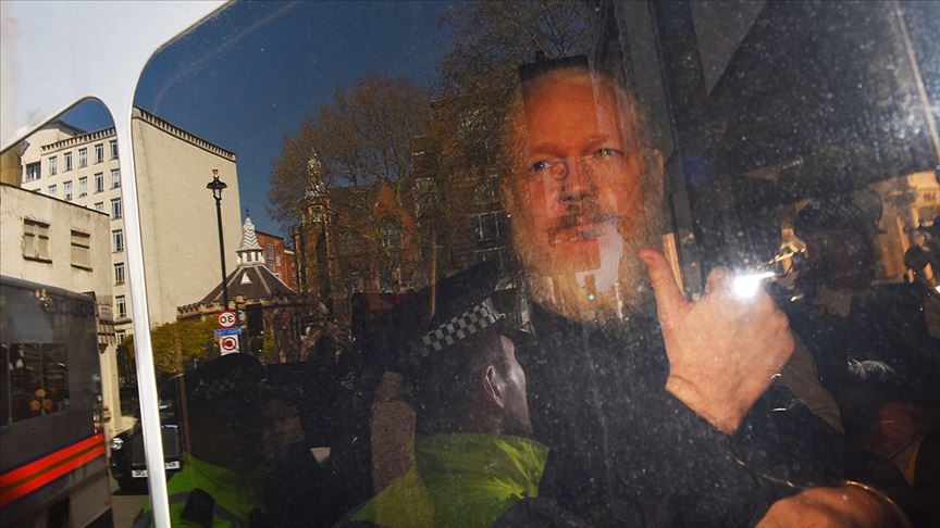 Wikileaks'in kurucusu Julian Assange tutuklandı