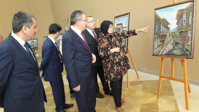 Selçuk Üniversitesi'nde resim sergisi açılışı
