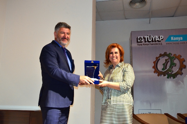 Kadın mühendisler tecrübelerini öğrencilerle paylaştı