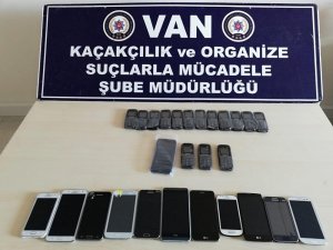 Van’da cep telefonu kaçakçılığı
