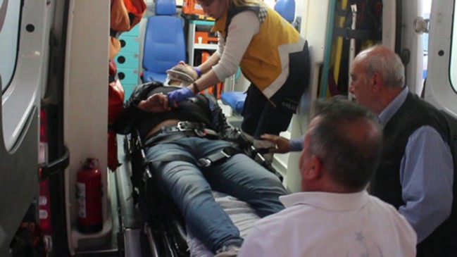 Dengesini kaybetti... Karısını döverken düşüp kendisini yaraladı!