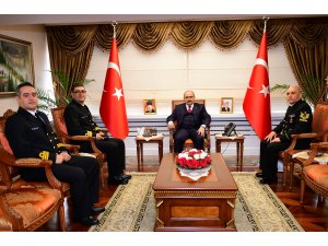 TCG Anafartalar Denizaltısı, Trabzon'da halkın ziyaretine açıldı