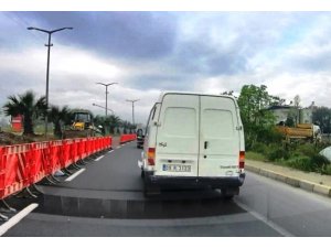 Burnunu temizleyip, çöpünü yola atan sürücüye 108 lira ceza kesildi