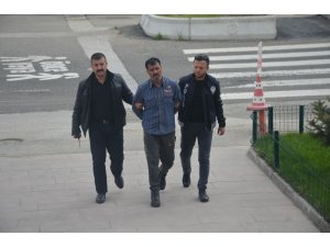 Karısını öldürdü, ardından suçu 19 yaşındaki oğluna attı
