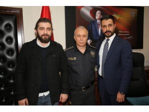 Hayat kurtaran polis ödüllendirildi