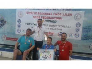 Siirtli engelli yüzücülerden madalya