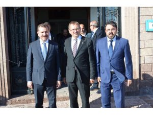 Ayvalık için güçbirliği sözü verdiler