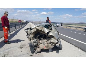 Aksaray’da iki otomobil çarpıştı: 5 yaralı