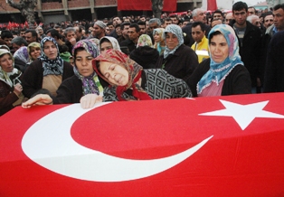 Vedaya yüreği dayanmadı