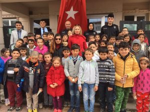 Ulaş'ta öğrenciler İlçe Emniyet Amirliği'ni ziyaret etti