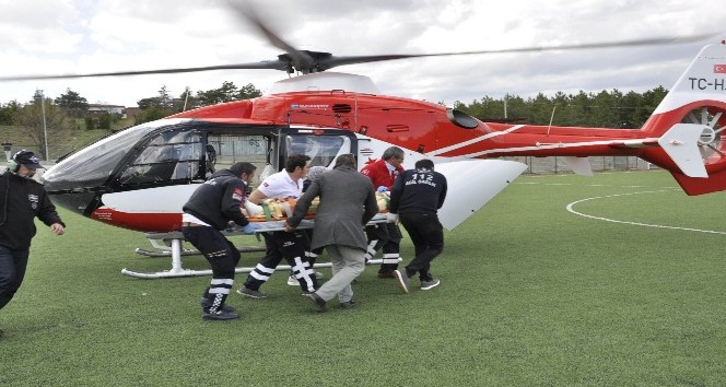 Ayağını çapa makinesine sıkıştırdı