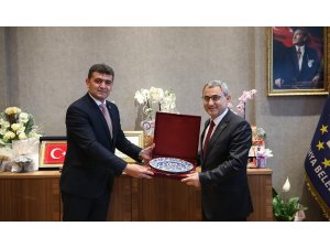 Aslanapa Belediye Başkanı ve Meclis Üyeleri’nden  Alim Işık’a hayırlı olsun ziyareti