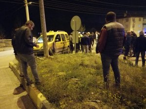 Ticari taksi ile otomobil çarpıştı : 1  ağır yaralı