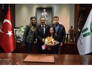 Satranç şampiyonundan Başkan Ataç’a ziyaret