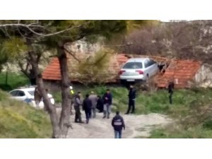 Başkan Oturak, çalındığını sandığı otomobilini evin çatısında buldu