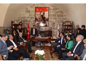 AK Parti Hatay Milletvekillerinden Payas külliyesine çıkarma