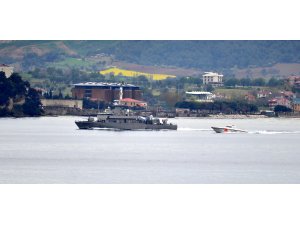 Yunan askeri gemisi Çanakkale Boğazı'ndan geçti