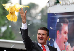 Mustafa Sarıgül'ün arkasındaki kaynak !