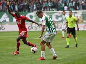Konyaspor kendi evinde 1 puana razı oldu