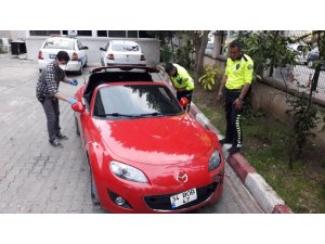 Otomobil hırsızları kovalamaca sonucu yakalandı
