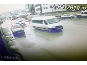 Cani adamın karısına kamyonetiyle çarptığı anlar kamerada