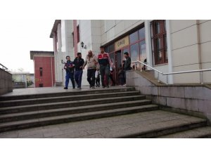 Depodan malzeme çalan hırsızlar tutuklandı