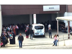 Okul servisine bakarken balkondan düşen genç kız hayatını kaybetti
