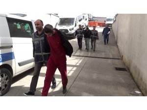 İnşaat malzemelerini taşıyamayınca araçla birlikte çaldılar