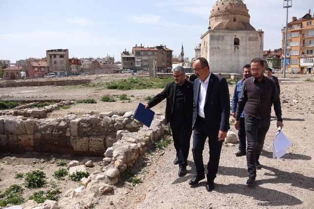 Başkan Kavuş Şükran Mahallesi’nde incelemelerde bulundu