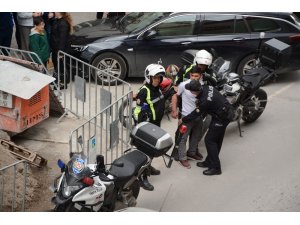 Balıkesir’de sokak kavgasında 1 kişi bıçakla yaralandı