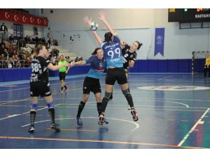 Hentbol Kadınlar Türkiye Kupası: Kastamonu Belediyespor: 27 - Ardeşen Gençlik: 25
