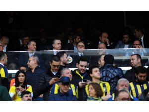 Başkanlar derbiyi ayrı yerlerde izledi