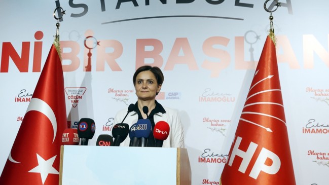 Erbakan'ı ıslıklamakla övündü! Saadet Partisi'nin kanalında boy gösterdi...