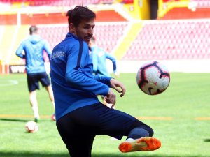 Tiago Lopes cezasını tamamladı