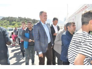 Stadyumun adını değiştirdi, maçı halkın içinde izledi