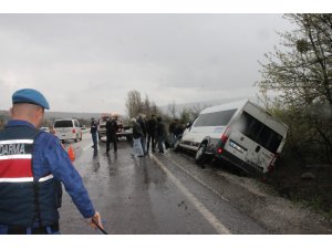 Müsabakadan dönen sporcular kaza yaptı: 15 yaralı