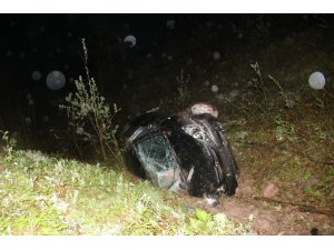 Otomobil 200 metre uçuruma uçtu 1 kişi yaralandı